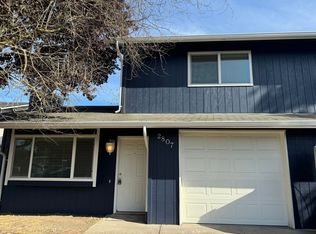 2807 El Toro Ct, Springfield, OR 97477