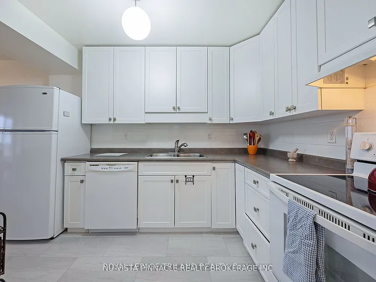 30 Chapman Ct #408 — Photo 7
