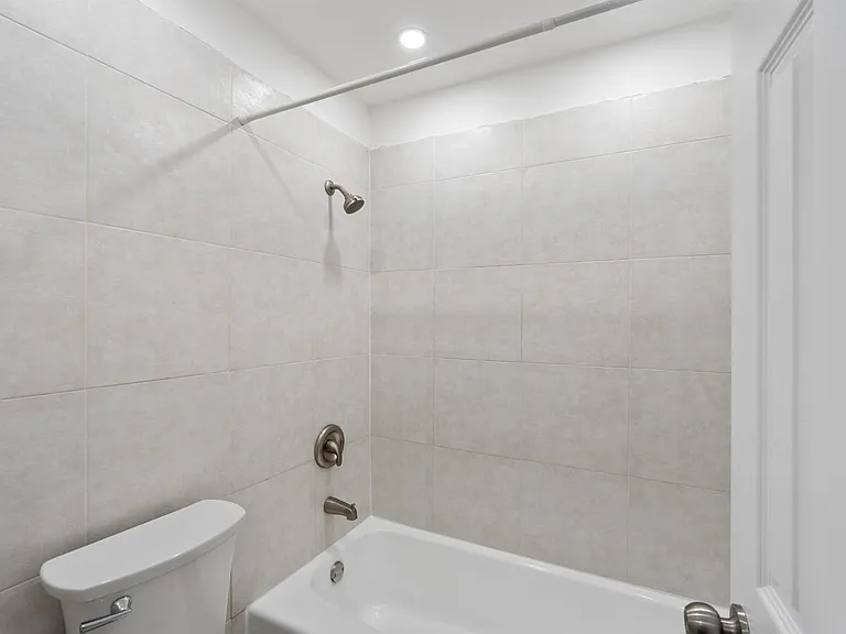 626 NW 13th St #310 — Photo 15