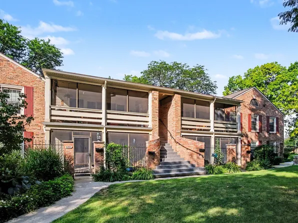 2432 Village Dr SE, Grand Rapids, MI 49506