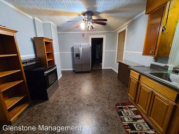5th image of 87 Wood St APT 1