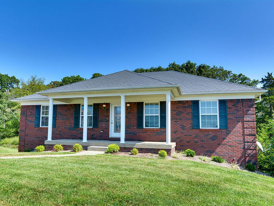 1st image of 150 Charleston Ct