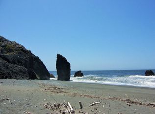 12510 S Indian Rd, Smith River, CA 95567