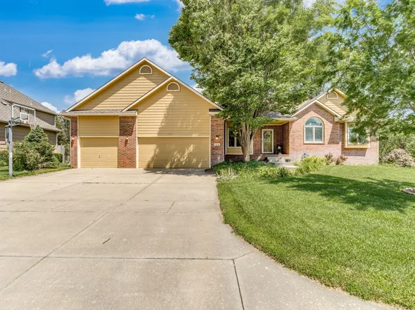 126 S Coach House Rd, Wichita, KS 67235