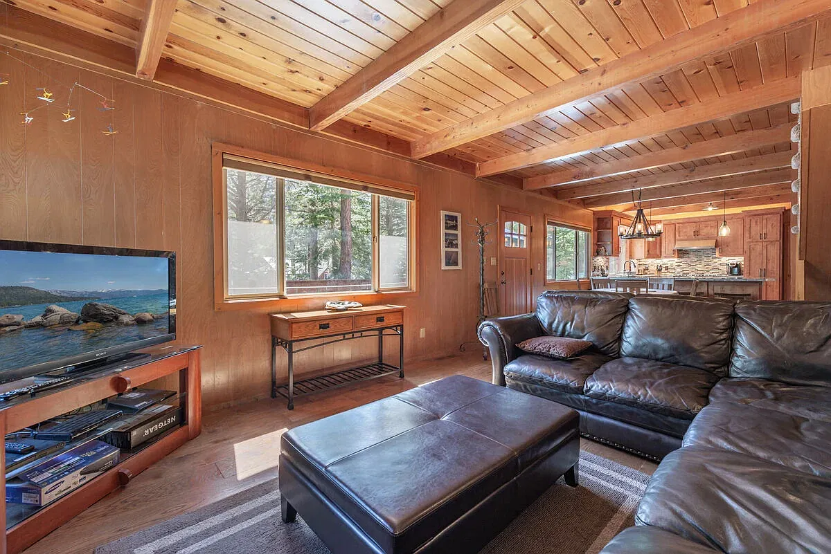 5 bed, 2700 sqft, $5,000 — Photo 4
