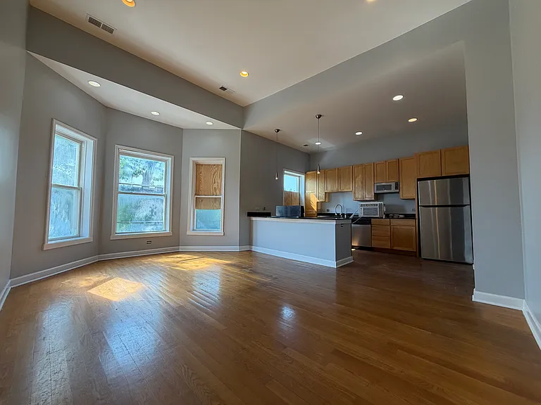 5837 S Calumet Ave #3S — Photo 1