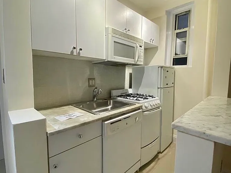 56 W 65th St #2J — Photo 2