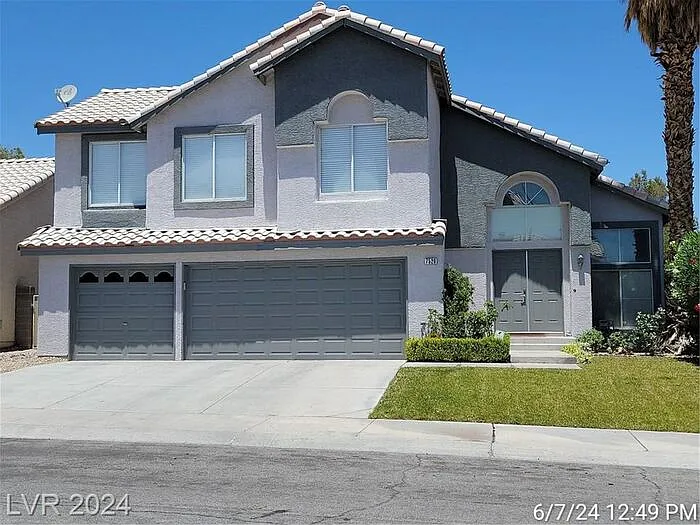 3 bed, 2.5 bath, 1807 sqft, $2,687 — Photo 2