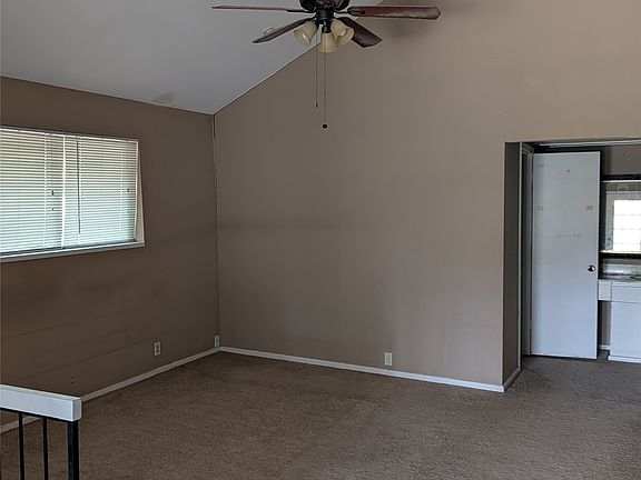 3rd image of 3004 Encino Dr