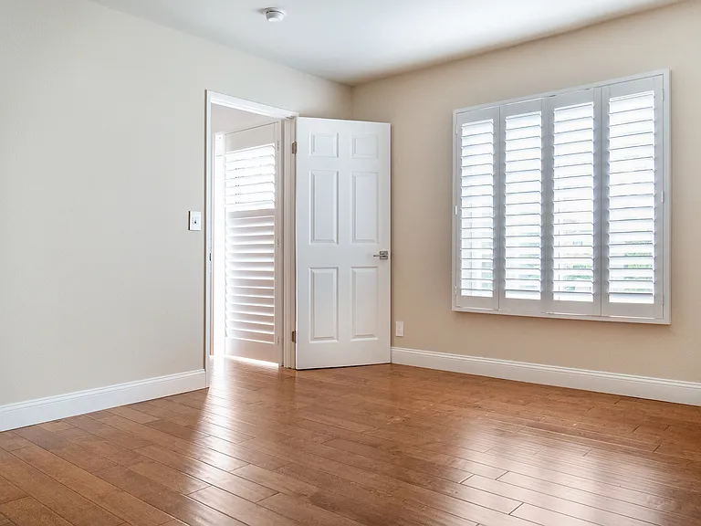 6638 Clybourn Ave — Photo 18