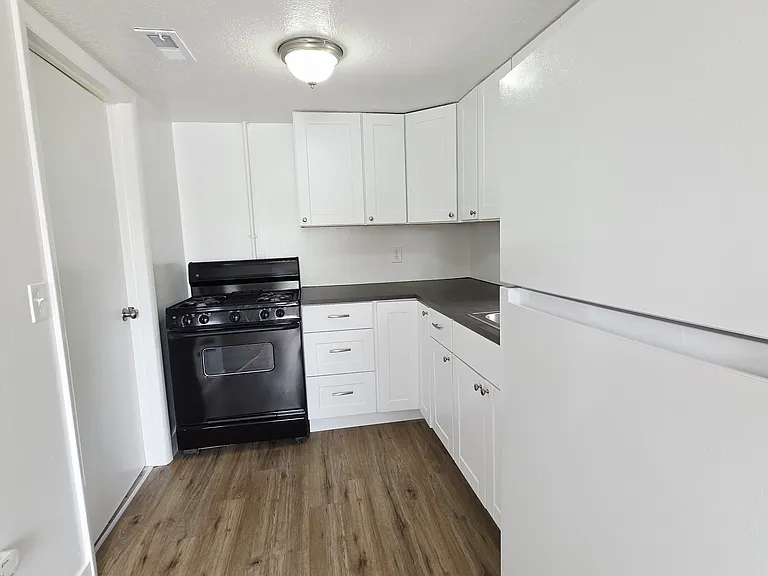 426 S Navajo St #428 — Photo 5
