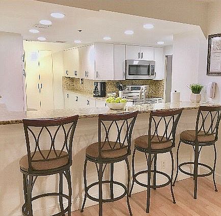 3rd image of 1717 N Bayshore Dr APT 1736