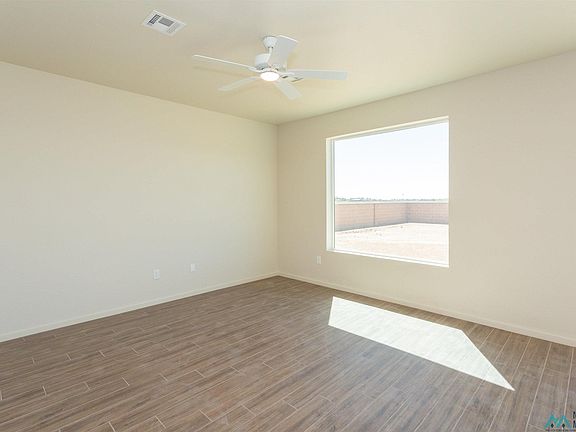 4th image of 1604 White Oak Dr
