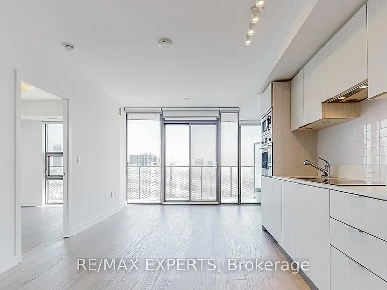 11 Wellesley St W #4701 — Photo 4