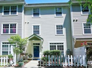 8621 Neuse Club Ln, Raleigh, NC 27616