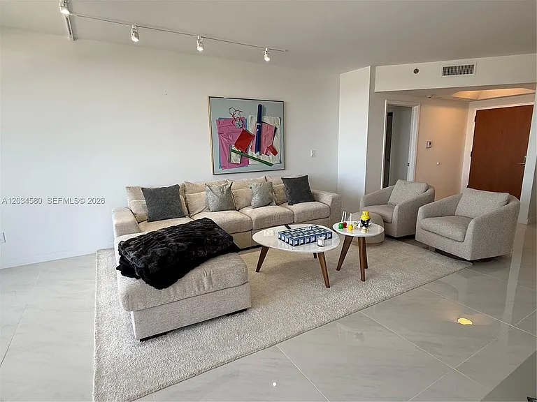 2000 Island Blvd #1603 — Photo 5