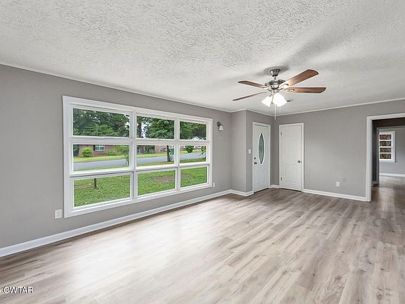 5th image of 568 Westmoreland Pl