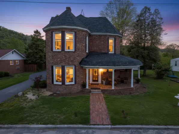 317 Fairfax Ave, Richlands, VA 24641