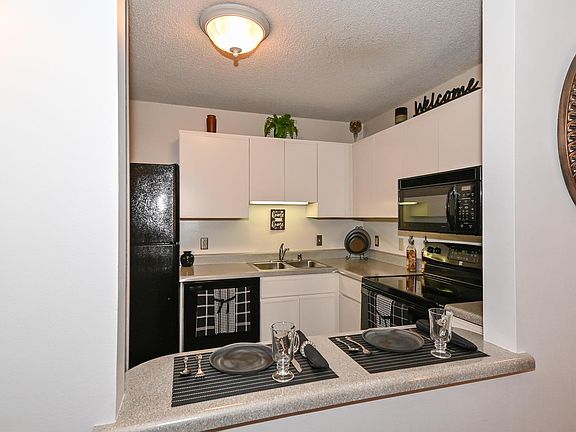 5th image of 1660 N Prospect Ave Unit 406