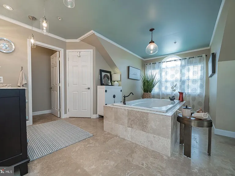 1401 Windjammer Ct — Photo 41