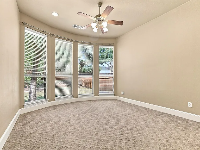731 Lockridge Rd — Photo 23
