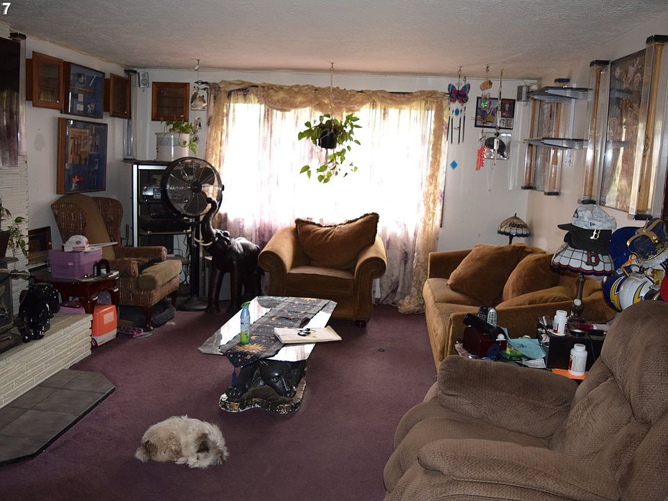 2nd image of 16059 SE Lark Ave