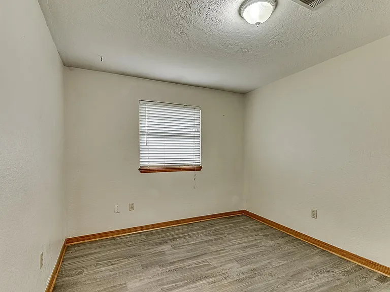 1518 E Boyd St — Photo 15