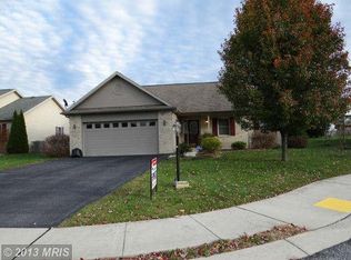 110 Lantern Ln, Chambersburg, PA 17201