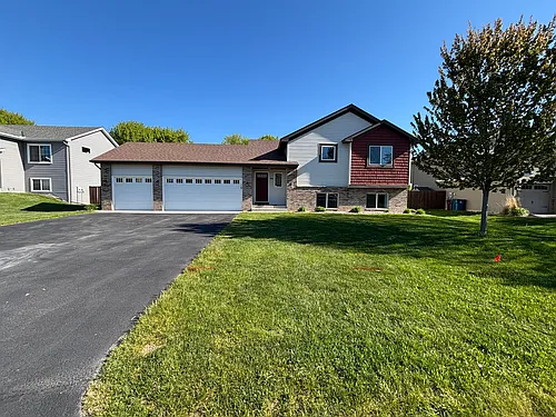 386 Greenway Dr Photo 1