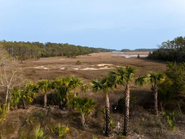 1081 Ship Builder St, Charleston, SC 29492