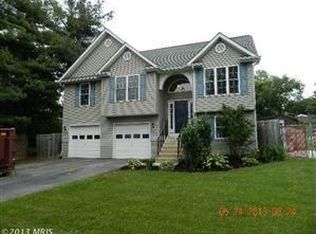 939 S Samuel St, Charles Town, WV 25414