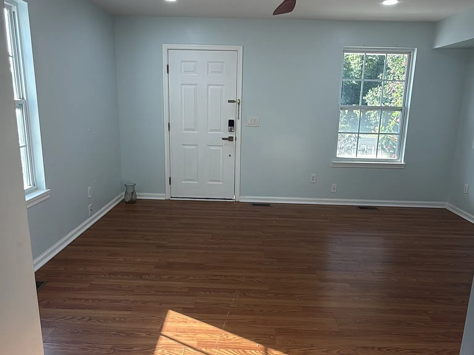 3 bed, 1216 sqft, $2,600 — Photo 4