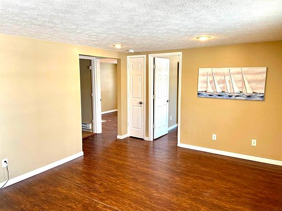 3rd image of 1600 S Oakdale Dr