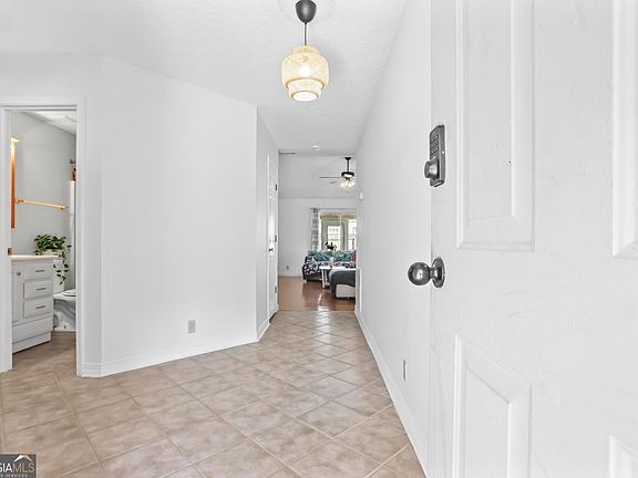 2nd image of 119 Bamboo Dr