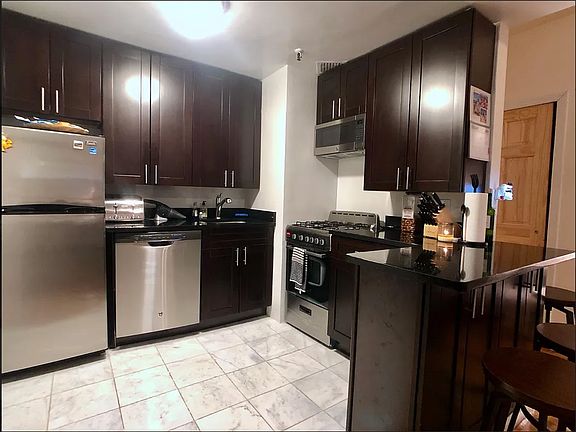 2nd image of 48 W 82nd St