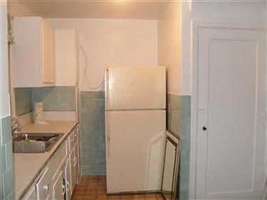 4th image of 559 Montgomery Ave