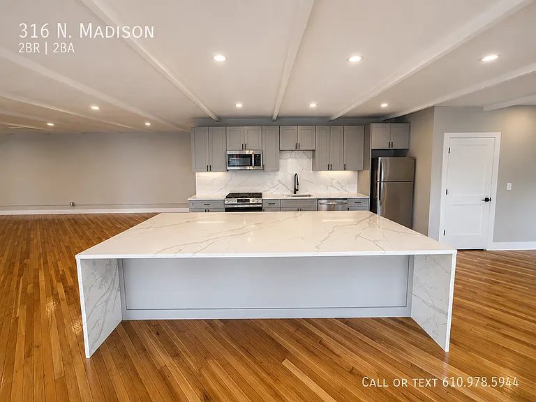316 N Madison St — Photo 4