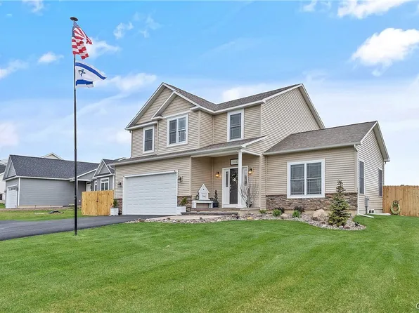 221 Bloomfield St, Baldwinsville, NY 13027