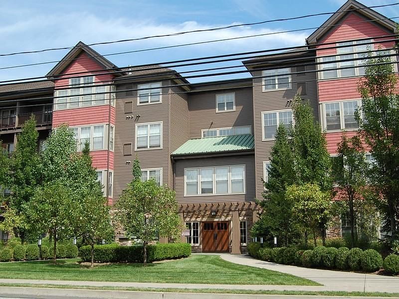 Beautifully Maintained Unit