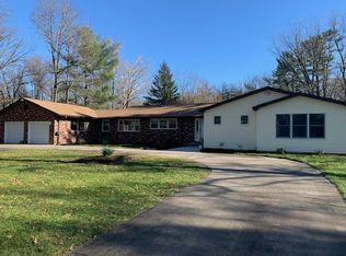 6 Robin Rd, Moorestown, NJ 08057