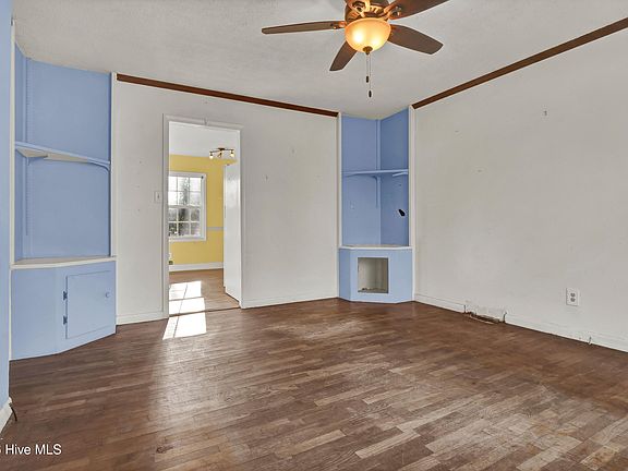 5th image of 3533 Middle Sound Loop Road