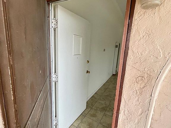4th image of 437 E 19th St #437