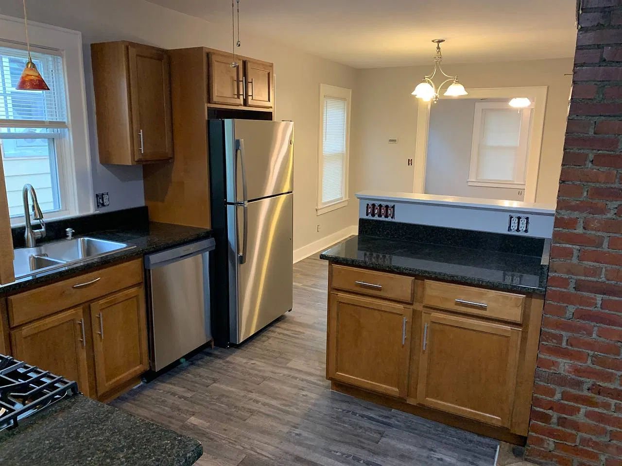 2 bed, 800 sqft, $1,350 — Photo 3