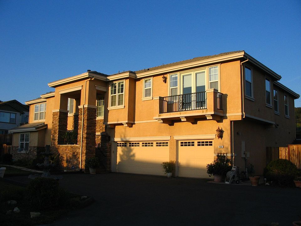 1st image of 498 Mountain Meadows Dr