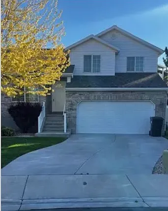 3 bed, 2.5 bath, 2000 sqft, $2,275 — Photo 1