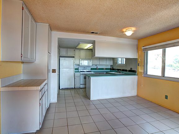 4th image of 2961 Columbia St APT 18