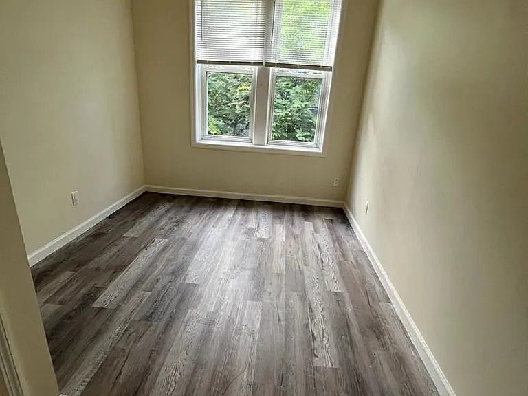 2nd image of 453 Kings Hwy #2RB