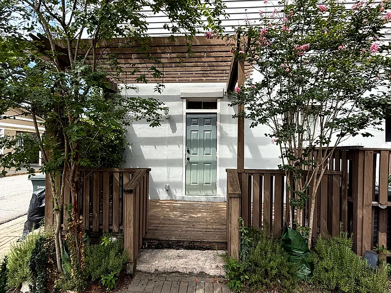 227 W Hall St — Photo 17