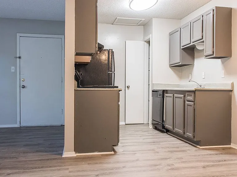 Twin Oaks Apartments — Photo 40