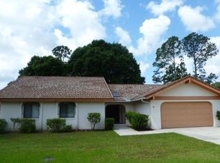 16 Village Ln, Palm Coast, FL 32164